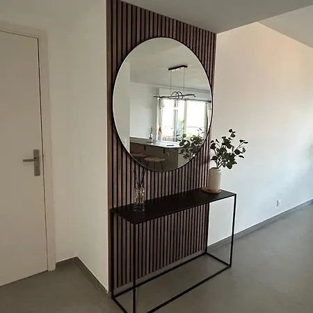 Apartment Sea Breeze Nice