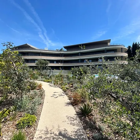 Sea Breeze By Avecoeur